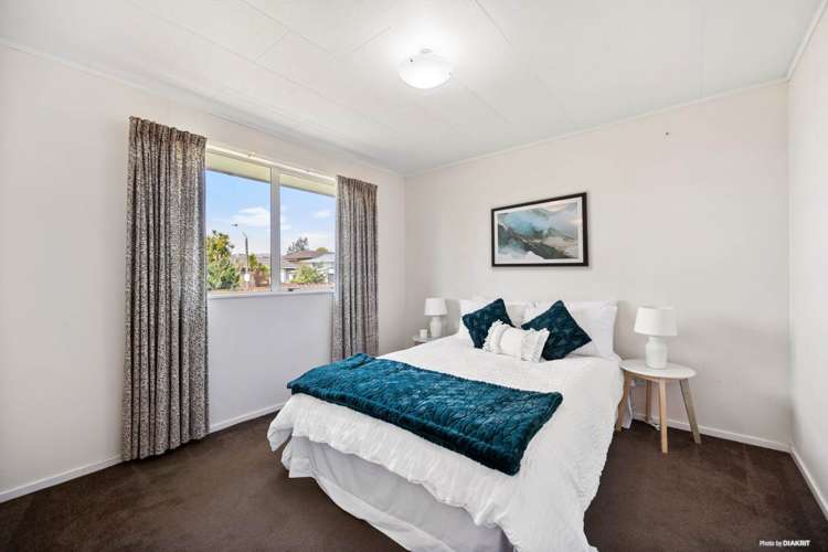 19 Glen Close Glen Eden_6