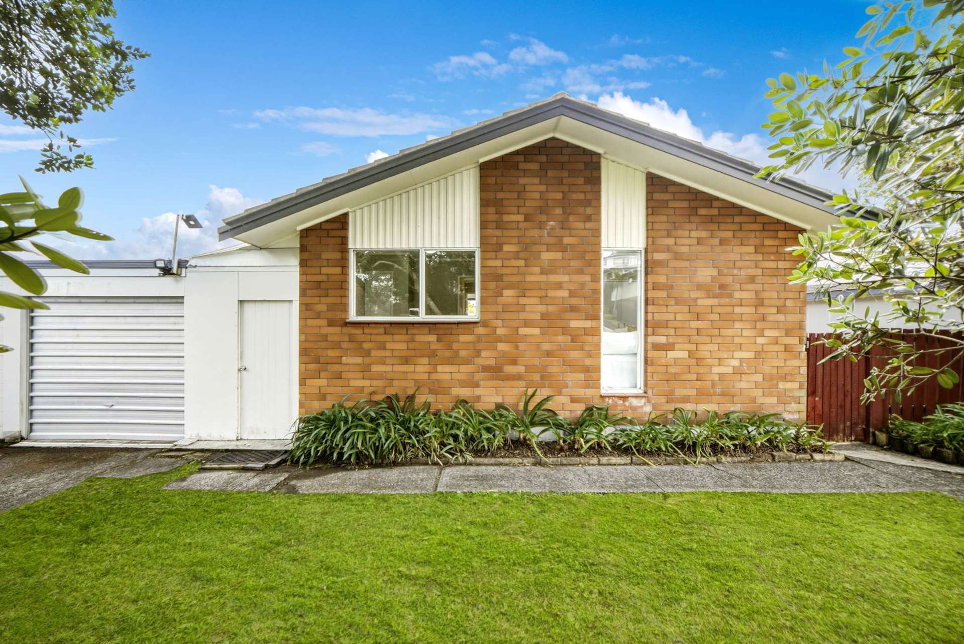 2/82 Moore Street Hillcrest_0
