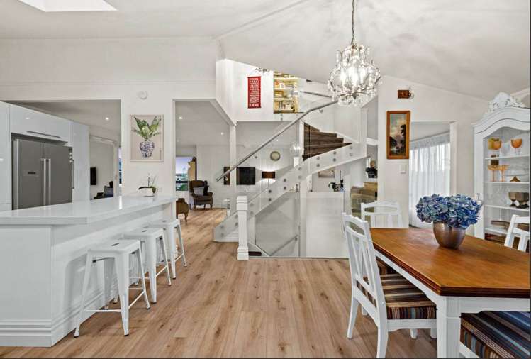 2/36 Seaview Road Castor Bay_3