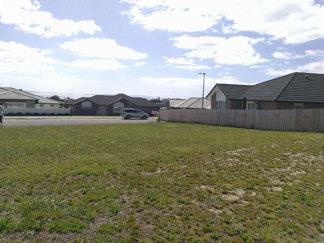 7 Ruth Craig Place Stanmore Bay_1