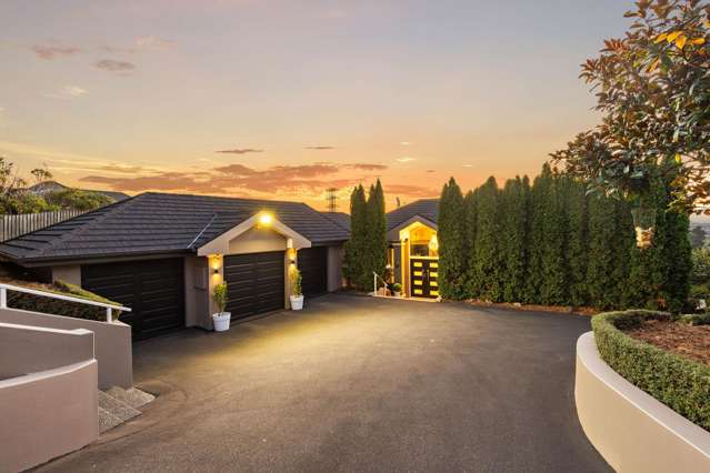 Hilltop Living, 3-Car Garaging & Dreamy Views!