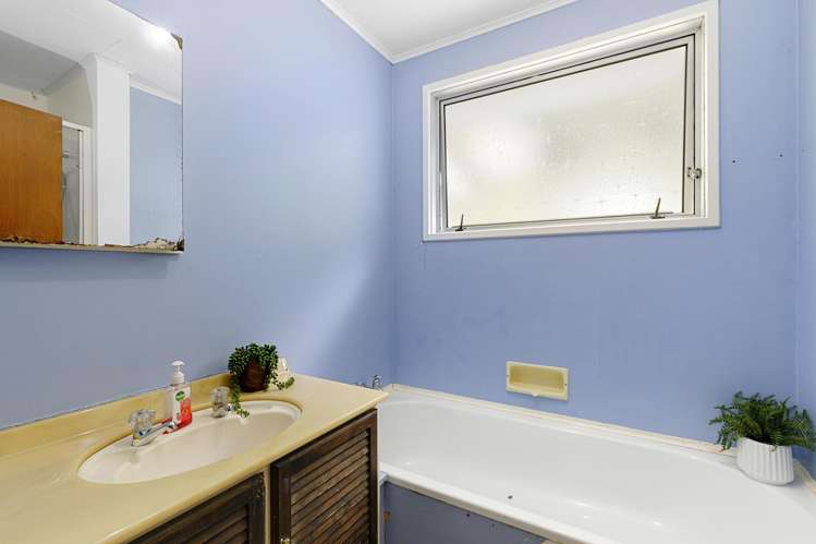 7 Waipuna Grove Stokes Valley_12