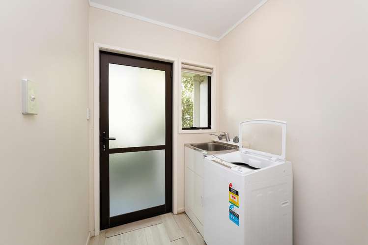 35 Nile Road Kelston_18