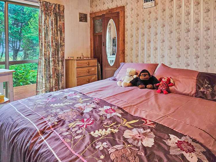 395 Falls Creek Road Orepuki_9