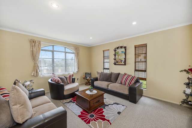 57 Cairns Crescent Rototuna_3