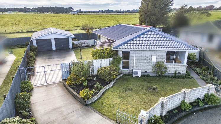 9 Cornet Lane Aranui_23