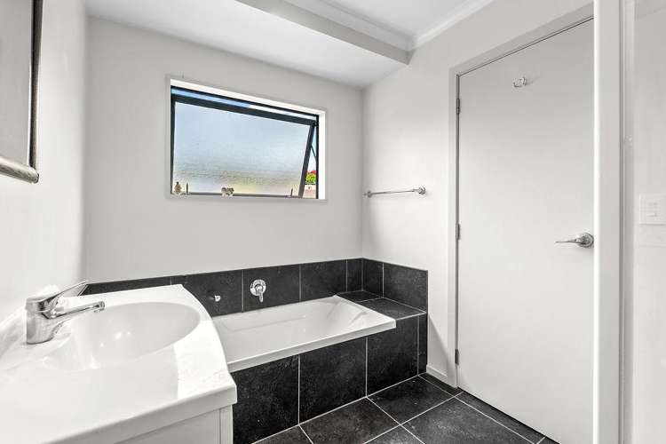 13 Missy Crescent, Pisa Moorings Mount Pisa_15