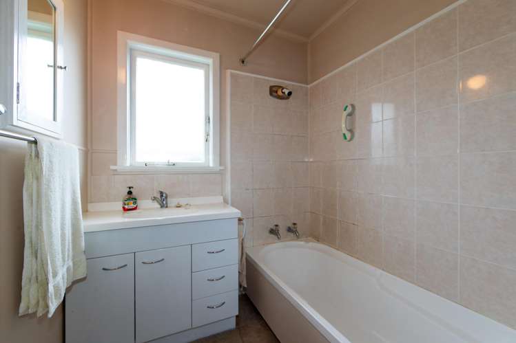 3 Wycliffe Street Onekawa_4