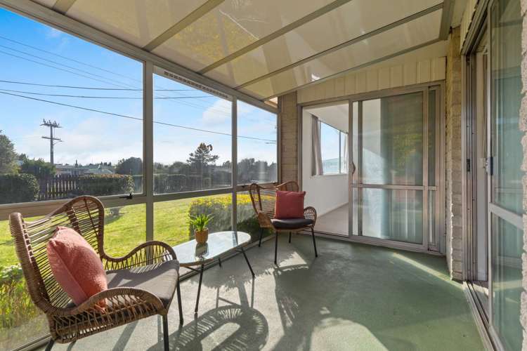 194 Clayton Road Mangakakahi_2