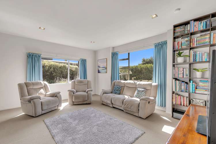 36 Tongariro Drive Aotea_9