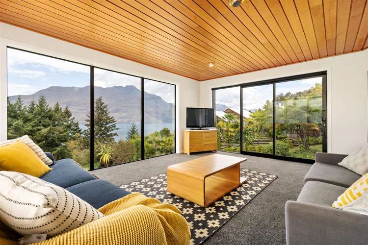 17 Thorn Crescent Fernhill/Sunshine Bay_2