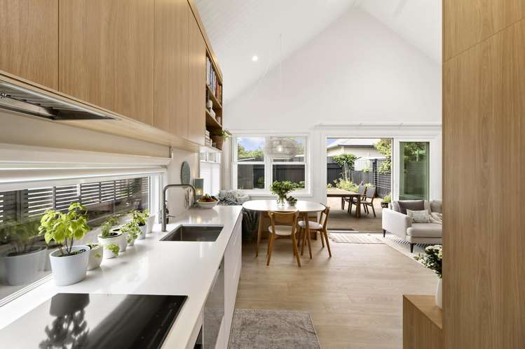 59 Endeavour Street Lyall Bay_2