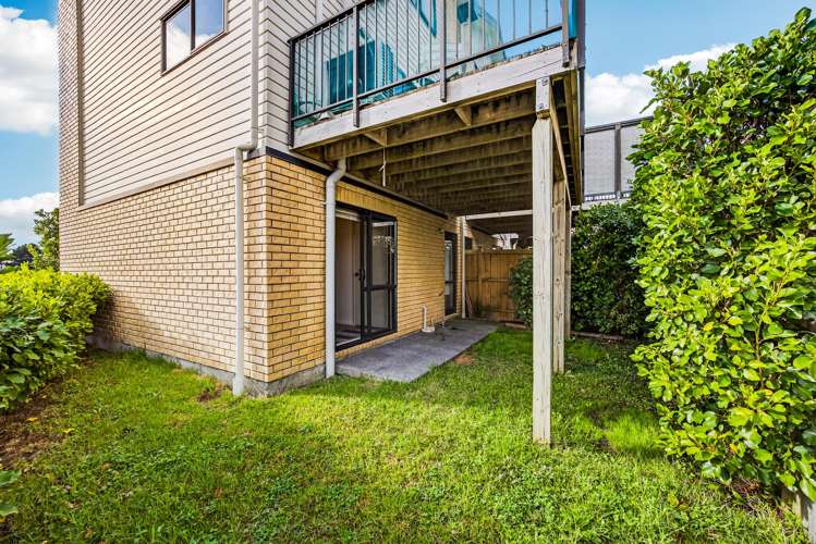 213/172 McLeod Road Te Atatu South_16