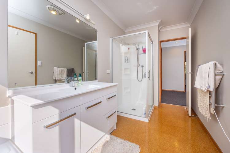 1 Sunnyhills Avenue Glenview_13