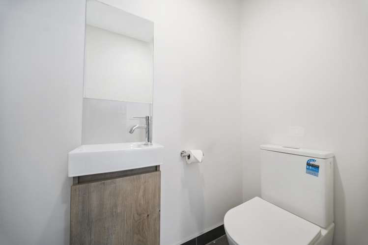 7 Selo Street Glen Eden_11