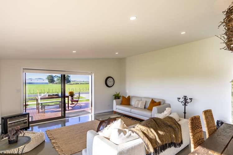 20 White Road Otane_10