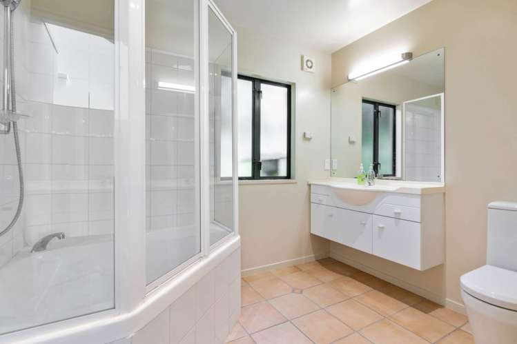 1/24 Heathcote Road Castor Bay_11