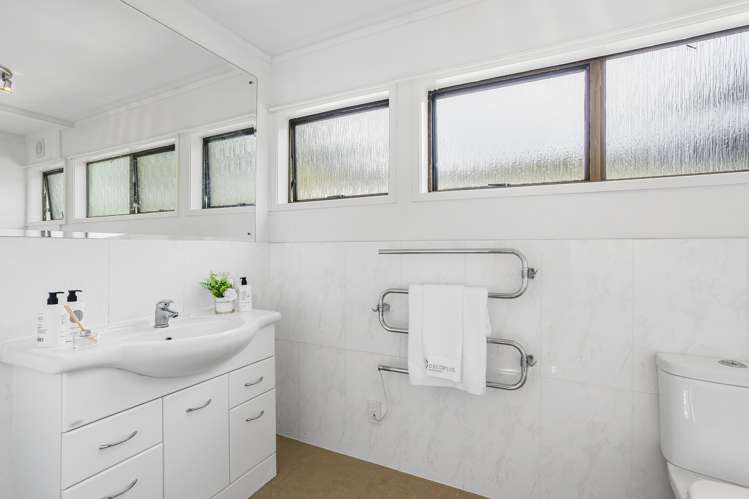 8 Lynngate Place Hillcrest_16