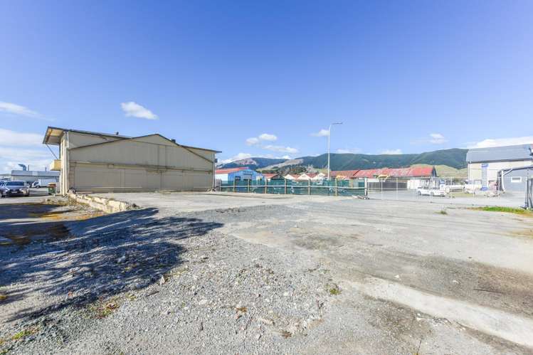 8 & 10 Kotua Place Stoke_13