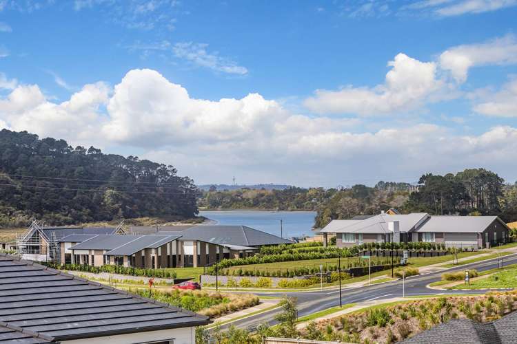 6 Canoe Lane Riverhead_19