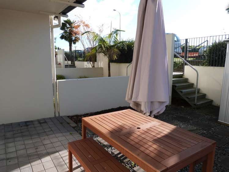 B4/71 Spencer Road Oteha_3