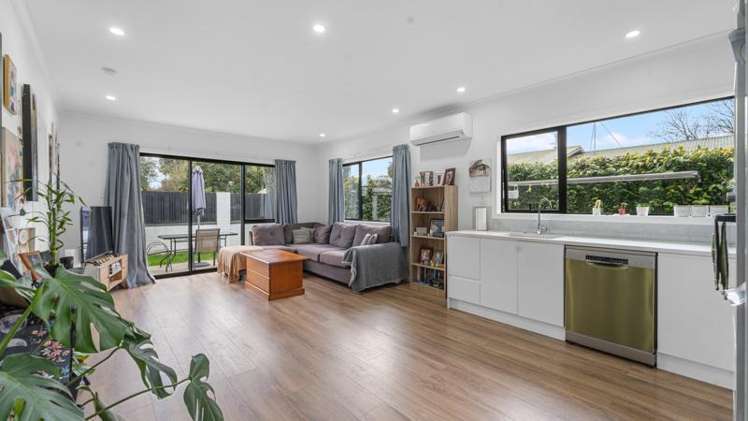 4/5 Camden Place Pukete_8