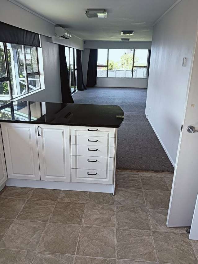 64 Cypress Drive Maungaraki_3