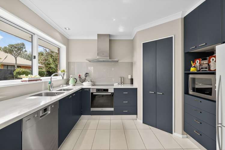 8 Avon Gate Russley_16