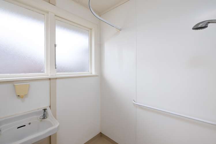 87 Carisbrooke Street Aranui_8