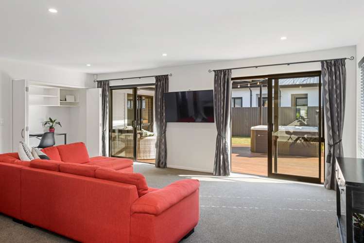 10 Kohunga Crescent Bottle Lake_5