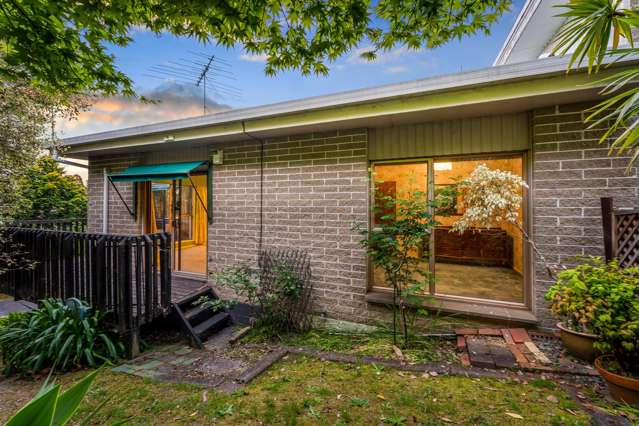 2/11 Ayton Drive Totara Vale_4