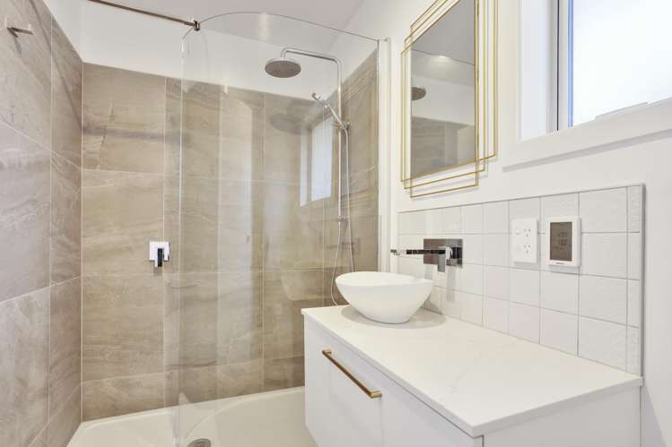 2/6 Timbertop Lane Saint Martins_19