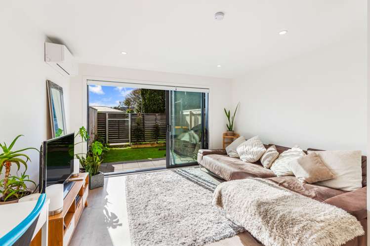 2/12 Tawa Road Te Atatu Peninsula_1