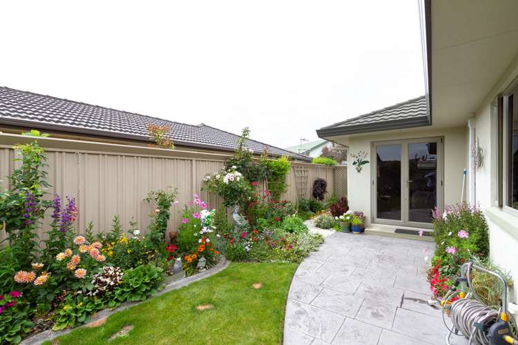 7 Halkin Mews Taradale_18