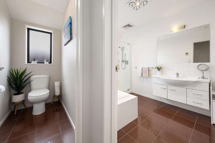 40 Titirangi Crescent Parklands_19