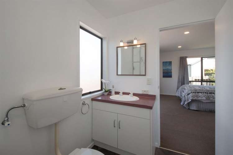 60a Wynyard Crescent Fernhill/Sunshine Bay_18