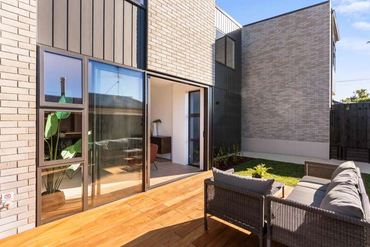 26-28 Weybridge Crescent_0