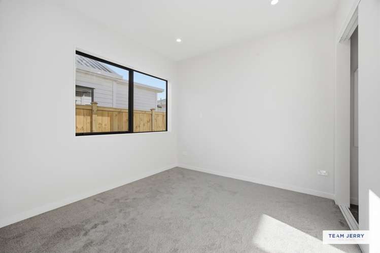 16 Tuwai Crescent Opaheke_15