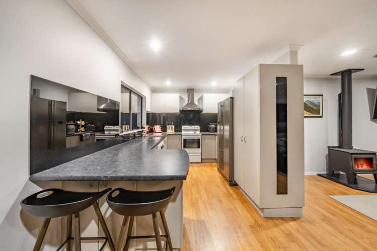 5 Ashburn Road Wainuiomata_11