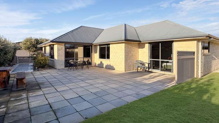 17 Larch Crescent Alexandra_2