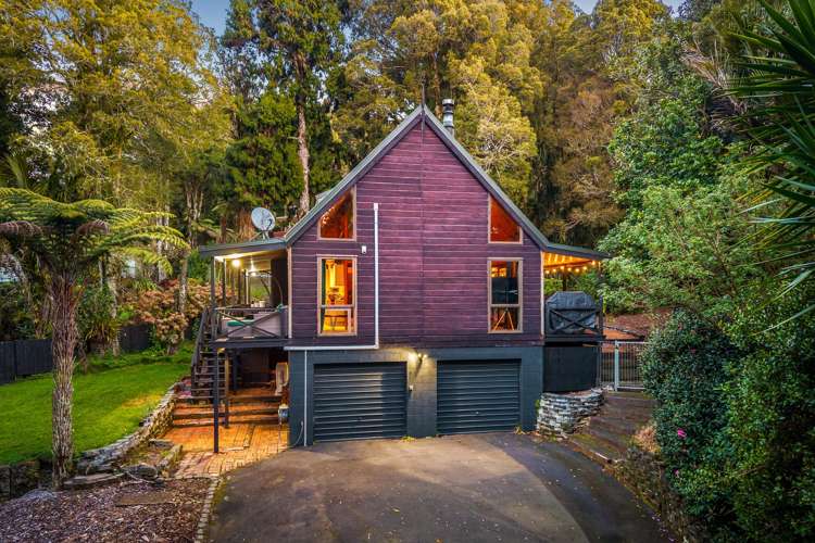 566 Scenic Drive Waiatarua_2