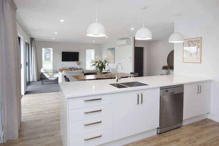 42 Halpin Drive Lincoln_10