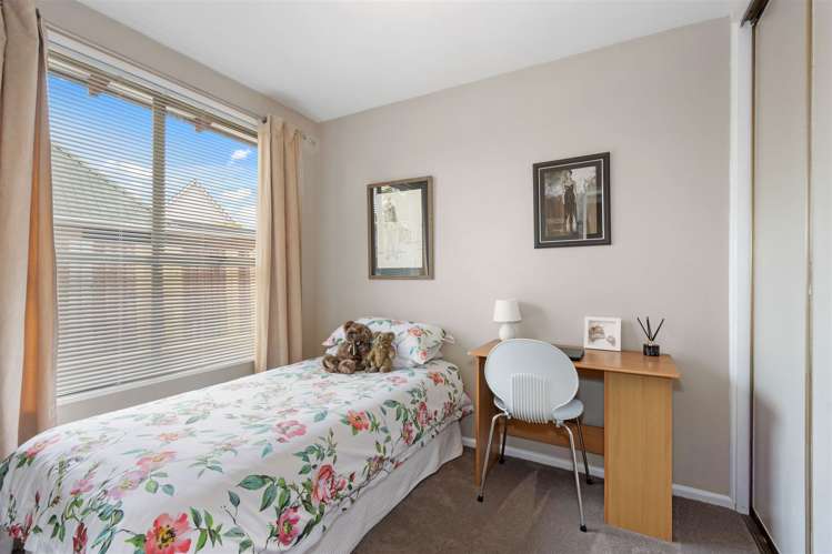 8a Woodstock Place Russley_8