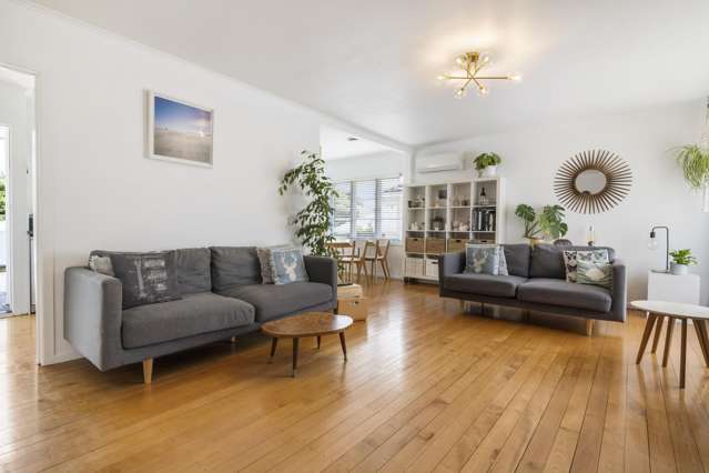 62 Kervil Avenue Te Atatu Peninsula_1