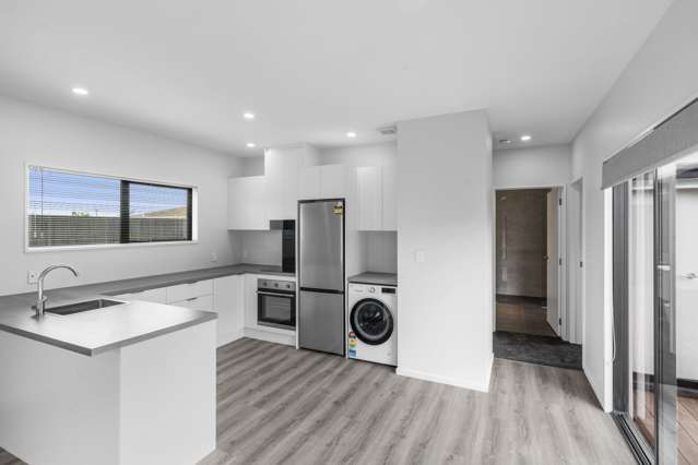 5/7 Vickerys Road Wigram_2