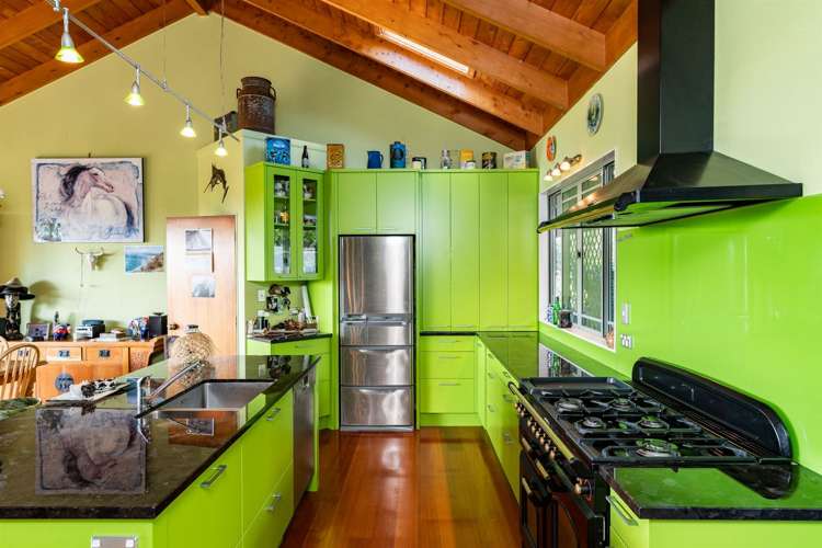 212 Staniforth Road Kaiwaka_10