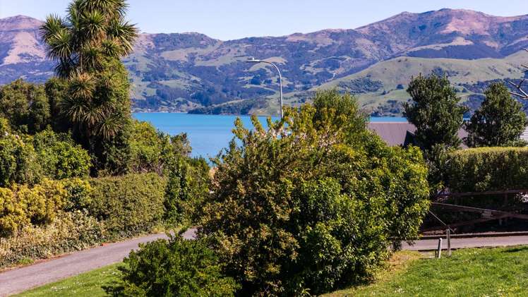29 Settlers Hill Akaroa_10