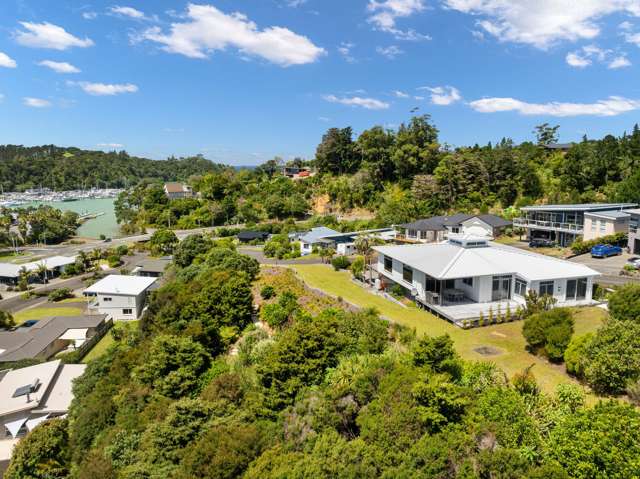 Quality Home overlooking Tutukaka Marina