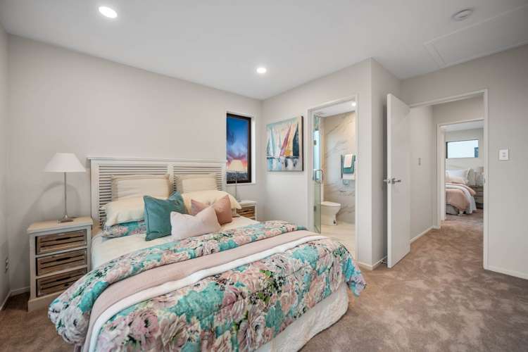 18/929-933 East Coast Road Torbay_17