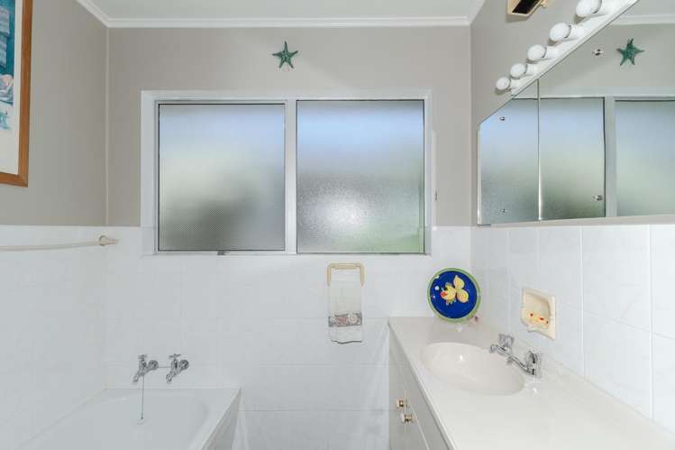 92 Avondale Road Taradale_11